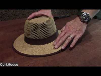 A video where Sonny Jelinek shows the cork safari hat up close.